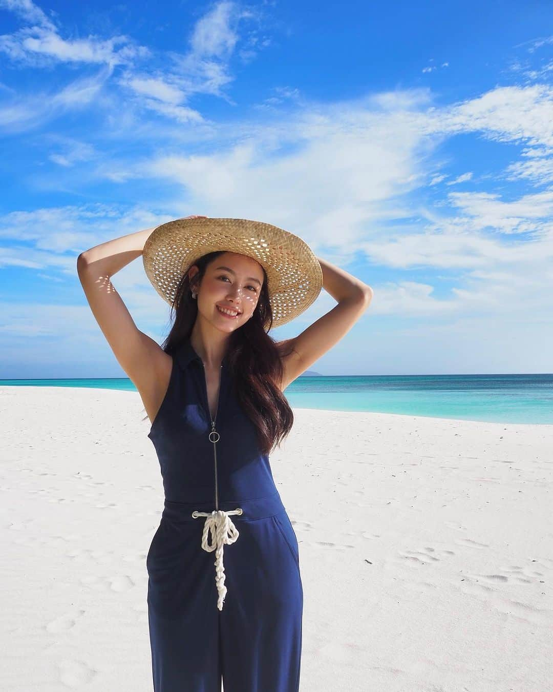 チャナナ沙梨奈のインスタグラム：「また綺麗な海みたいな🏝️  #チャナナ沙梨奈  #holiday #海外旅行 #trip」