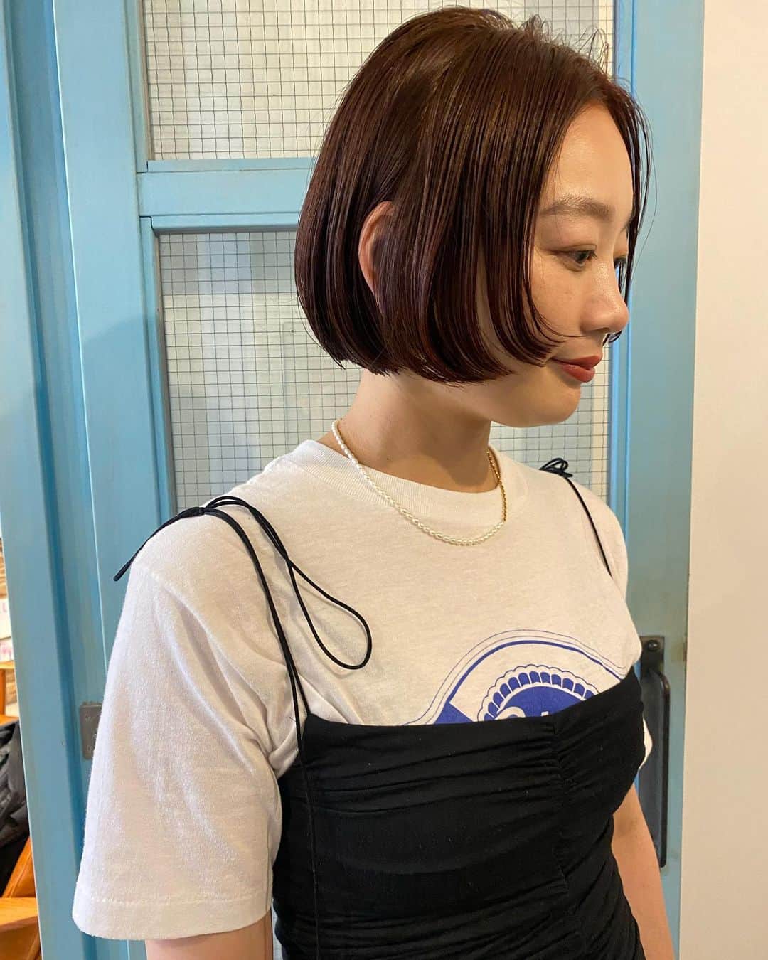 のインスタグラム：「. ころんとした前上がりボブも可愛い🍇 秋ヘアにシフト🍂🍂」