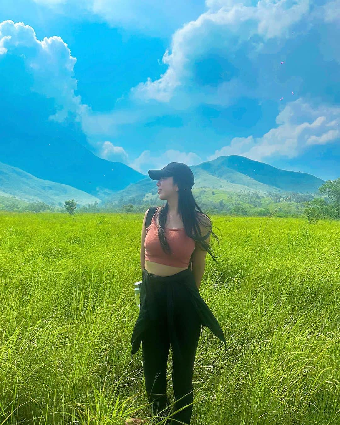 黒木桃子さんのインスタグラム写真 - (黒木桃子Instagram)「📍Balingkilat / Zambales  Hiking time⛰️ ハイキングに行ってきたよ！のどかな山に囲まれてリフレッシュ😊  川や滝にも行けてとっても楽しかった フィリピンは自然が本当に綺麗だな♡  #フィリピン #ハイキング女子 #海外ハイキング #自然が好き #ルソン島 #balingkilat #zambales #旅がしたい」9月14日 20時51分 - momoko_nagano