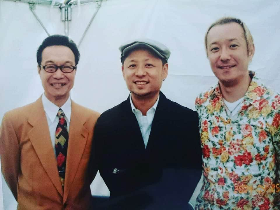 嶋田隆司さんのインスタグラム写真 - (嶋田隆司Instagram)「かれこれ20年前の写真かな　左からスグルの神谷明さん、中央ゆでたまご嶋田　右は万太郎の小野坂昌也さん、みんな若いなぁ😊😊 #キン肉マン #キン肉万太郎　#神谷明　#小野坂昌也 #キン肉マン　#神谷明　#小野坂昌也　#筋肉人　#金肉人　#kinkeshi #kinnikuman」9月14日 12時04分 - takashi.shimada.3110