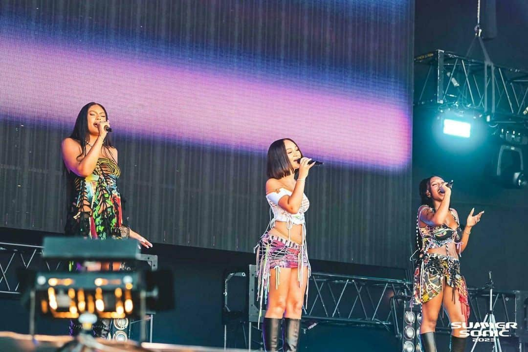 サマーソニックさんのインスタグラム写真 - (サマーソニックInstagram)「OSAKA DAY1⚡  MOUNTAIN STAGE①⛰   #BABYMETAL #EVANESCENCE #INHALER #FLO  公式サイトのPHOTO GALLERYで公開中💁 https://www.summersonic.com/2023live/osaka-day1/  #サマソニ #summersonic」9月14日 12時02分 - summersonic_official