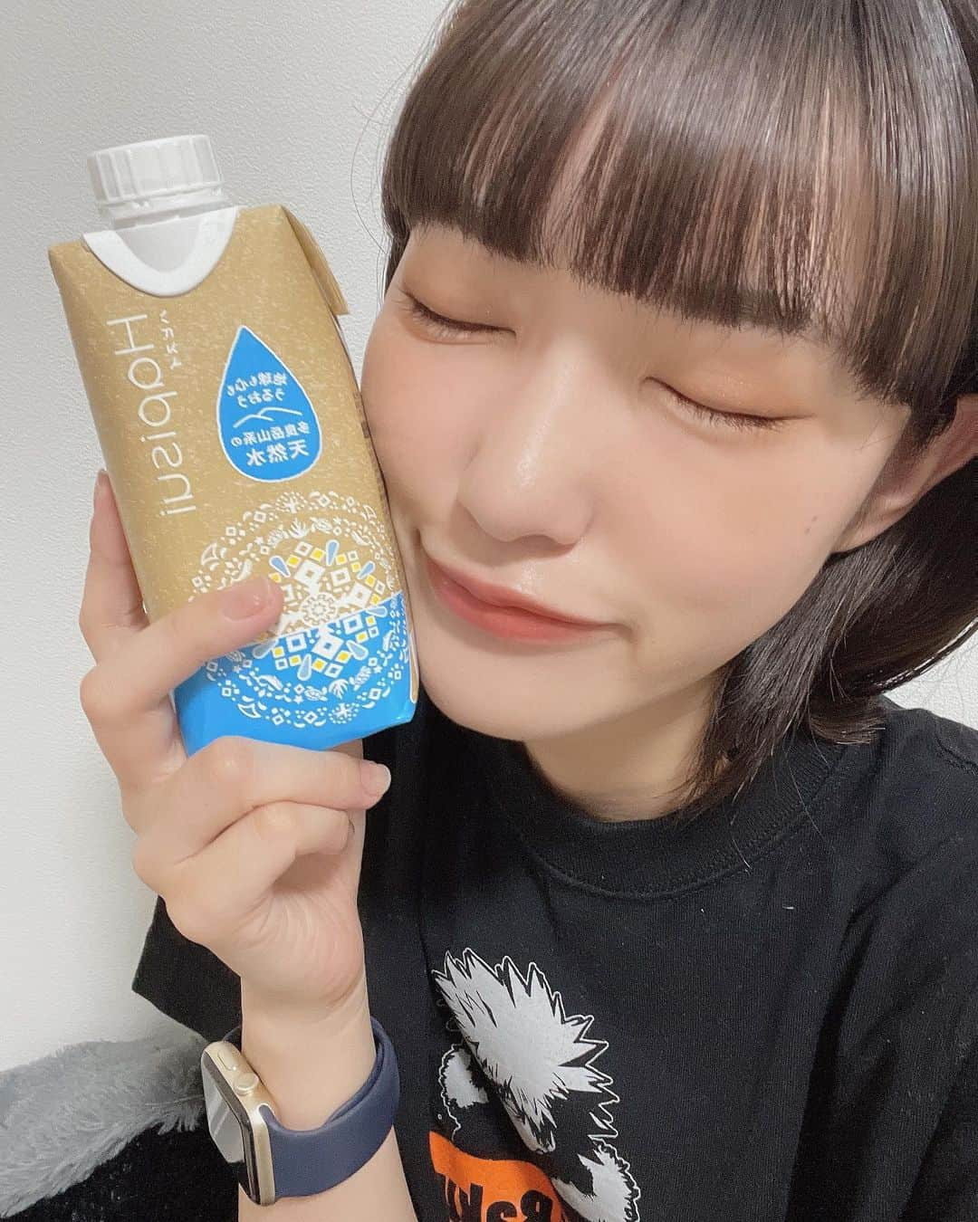 東条蒼さんのインスタグラム写真 - (東条蒼Instagram)「今年の夏はたくさんお水を飲もうと決め、頑張っていました！ いままで500mlもペットボトルも一日飲み干せなかったわたしが、1リットル以上飲めるようになりました✨秋冬もがんばる！  今回は素敵なお水をいただいたのでご紹介を。 よかったらみんなも飲んでみてねー！  環境に配慮した紙パックのお水💧  @hak_kikaku #PR #ナチュラルウォーター #脱プラ #サスティナブル #紙容器入りナチュラルウォーター #sdgs #環境保護 #hapisui」9月14日 12時11分 - aoshiro_516