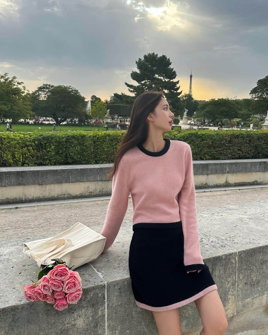 キム・ミニさんのインスタグラム写真 (キム・ミニInstagram)「오늘 밤 출시되는 가을 컬러스킴 투피스는 예쁜 배색