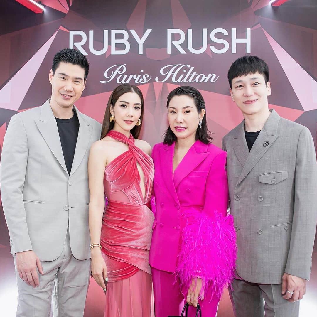 ウンセン・ウィリティパー・パックディープラソンのインスタグラム：「Paris in Bangkok 💕 congratulations for launching RUBY RUSH by @parishilton always support @eveandboy ✨✨」