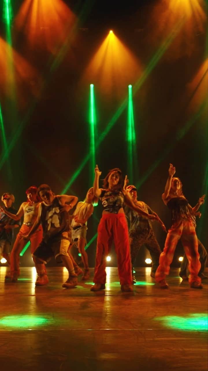 RIEHATAのインスタグラム：「Have you seen full vid yet? 🔫 【We Be Burnin' / #RIEHATA with #RHT🏆】on YouTube📺 @duttypaul 🔥💦  #夏の終わりに刺激を　🌴🌴🌴  @officialrht ❤️‍🔥👨‍👩‍👧‍👦 🎥 @te2ta0501   #これ前日に作ったんだけど奇跡のpracticevideoとか見る？笑」