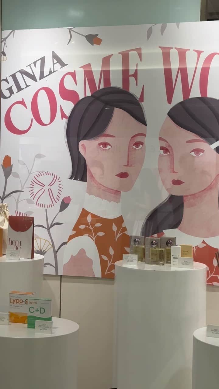 ジェーン・アイルデールのインスタグラム：「💄POP UP 9月13日(水)～9月18日(月)GINZA MITSUKOSHI 銀座三越で開催中！ @janeiredale_japan @janeiredale   “新たな美容習慣との出会い”をテーマにした『GINZA COSME WORLD NEXT💄』  「いつものデパコスにプラスしたい」 銀座三越 化粧品バイヤーが選定した新潮流のビューティブランド、24ブランドが集結。  ■日時：2023年9月13日(水)〜9月18日(月・祝) ※最終日午後6時終了 ■会場：銀座三越 新館7階 催物会場   詳しくは👆画像をタップ  📍プロフィール欄のURLから @janeiredale_japan   ＊＊＊＊＊＊＊＊＊＊＊＊＊＊＊＊＊  #janeiredale  #ジェーンアイルデール #クリーンビューティ #スキンケアメイクアップ #ミネラルコスメ #オーガニックコスメ #ナチュラルコスメ #メイクアップアーティスト #デパコス #ナチュラルメイク #メイクアップ #ミネラルメイク #限定キット #日焼け止め#MRiBeauty #紫外線防止 #夏新作 #コスメ紹介 #メイク #makeup #ZOZOCOSME #ゾゾコスメ #コスメ #COSME #コスメ好きさんと繋がりたい #メイクアップ #ZOZOTOWN #ゾゾタウン #美肌成分 #crueltyfree #beauty」