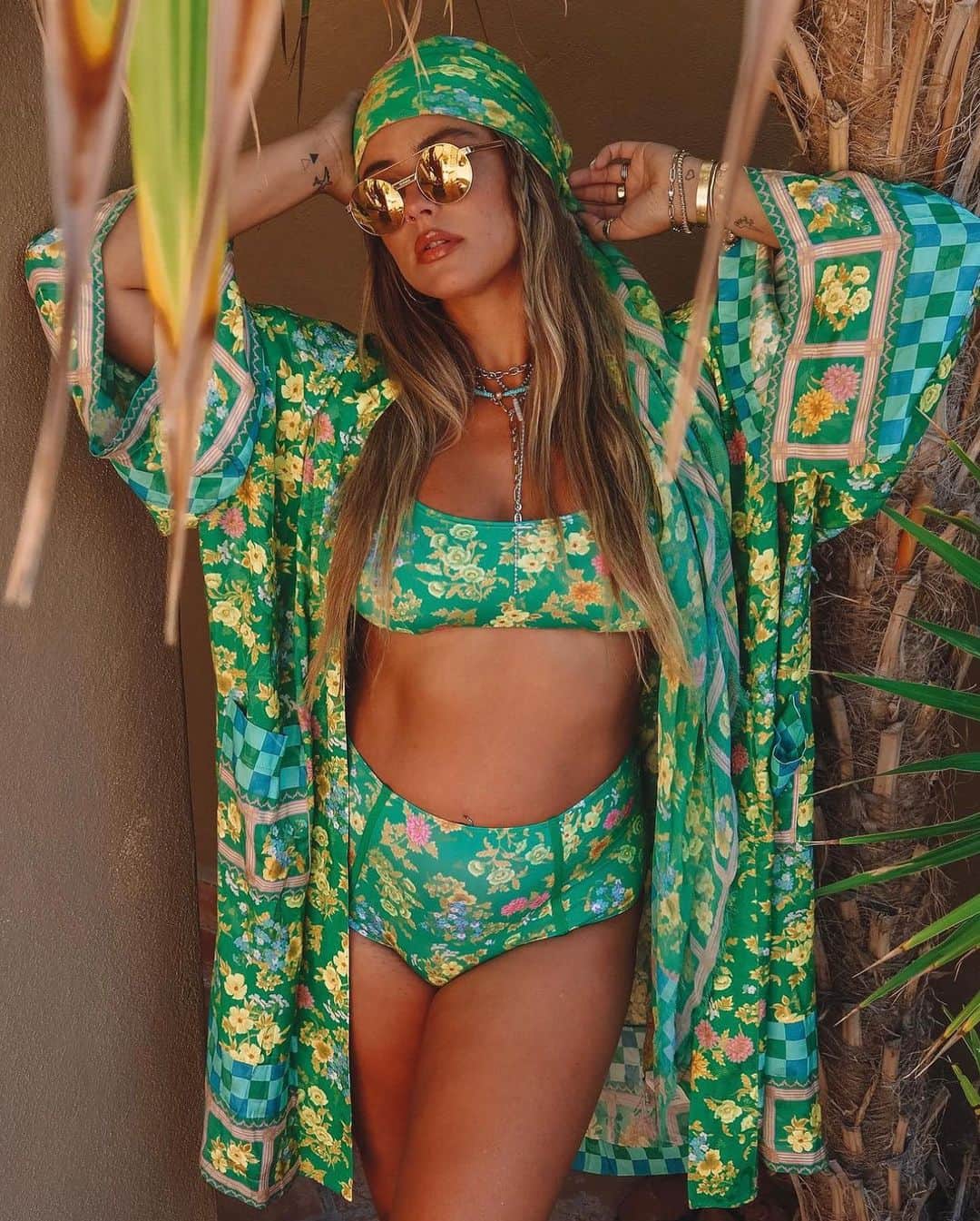 SPELLさんのインスタグラム写真 - (SPELLInstagram)「Citrus crushing on @jamienkidd in our Flora Robe + intimates ~ waiting to be worn on your next tropical escape 🌴🥥」9月14日 13時10分 - spell
