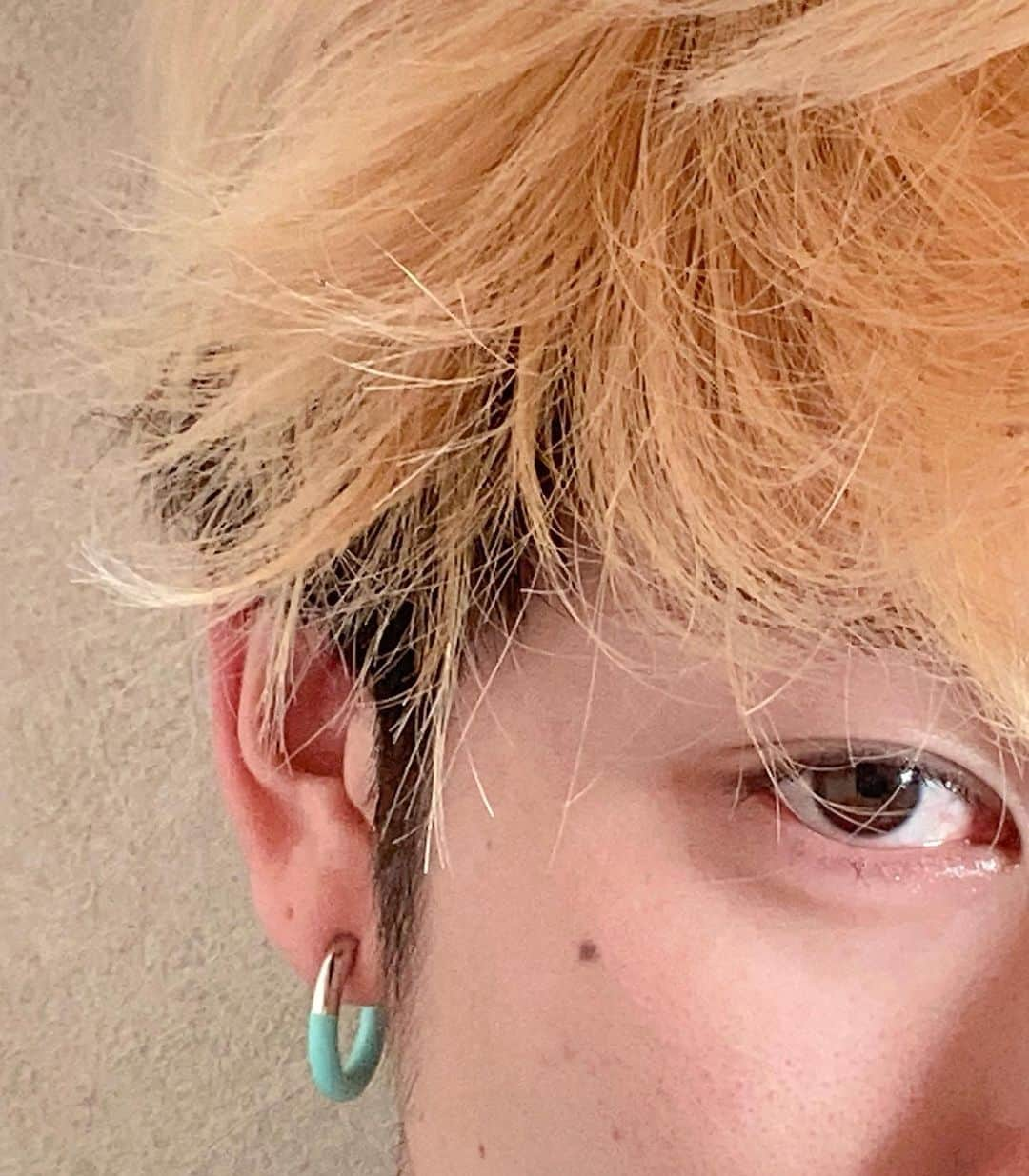 長谷川慎さんのインスタグラム写真 - (長谷川慎Instagram)「bedhead🥱💭」9月14日 13時18分 - makoto.hasegawa.official