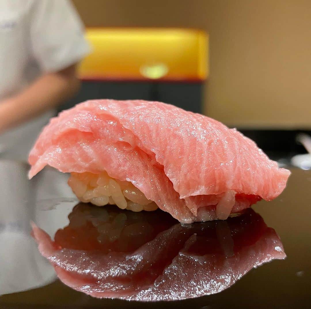 のインスタグラム：「For reservation: 099.606.0013 Or Line ID 027126639  #sushikanda #sushi #japanesecuisine #sashimi #foodporn #aroi #aroiibkk #ginraidee #paigingun #wongnai #edtguide #bkkmenu #starvingtime #寿司神田 #寿司スタグラム #鮨 #寿司 #すし #バンコク寿司 #銀座グルメ #赤酢 #横井醸造」