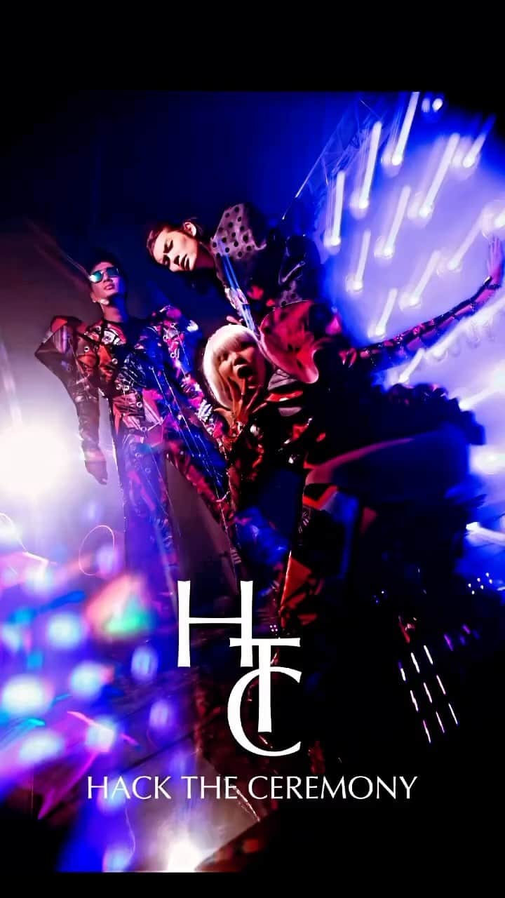 松隈ケンタのインスタグラム：「I got a big applause at this NY Fashion Week.  Satomi elbeso  Among the works, the costumes of Yoko, Mori and Hirota models of Hack the ceremony were also exhibited!  BAD KNee×elbeso products will also be sold♪  Look forward to it  今回のNYファッションウィークで大喝采を浴びた satomi elbeso   作品の中に、Hack the ceremonyのヨーコ、モーリ、ヒロタモデルの衣装も出展されました！  BAD KNee×elbeso の商品も販売されてます♪  https://satomielbeso.stores.jp」