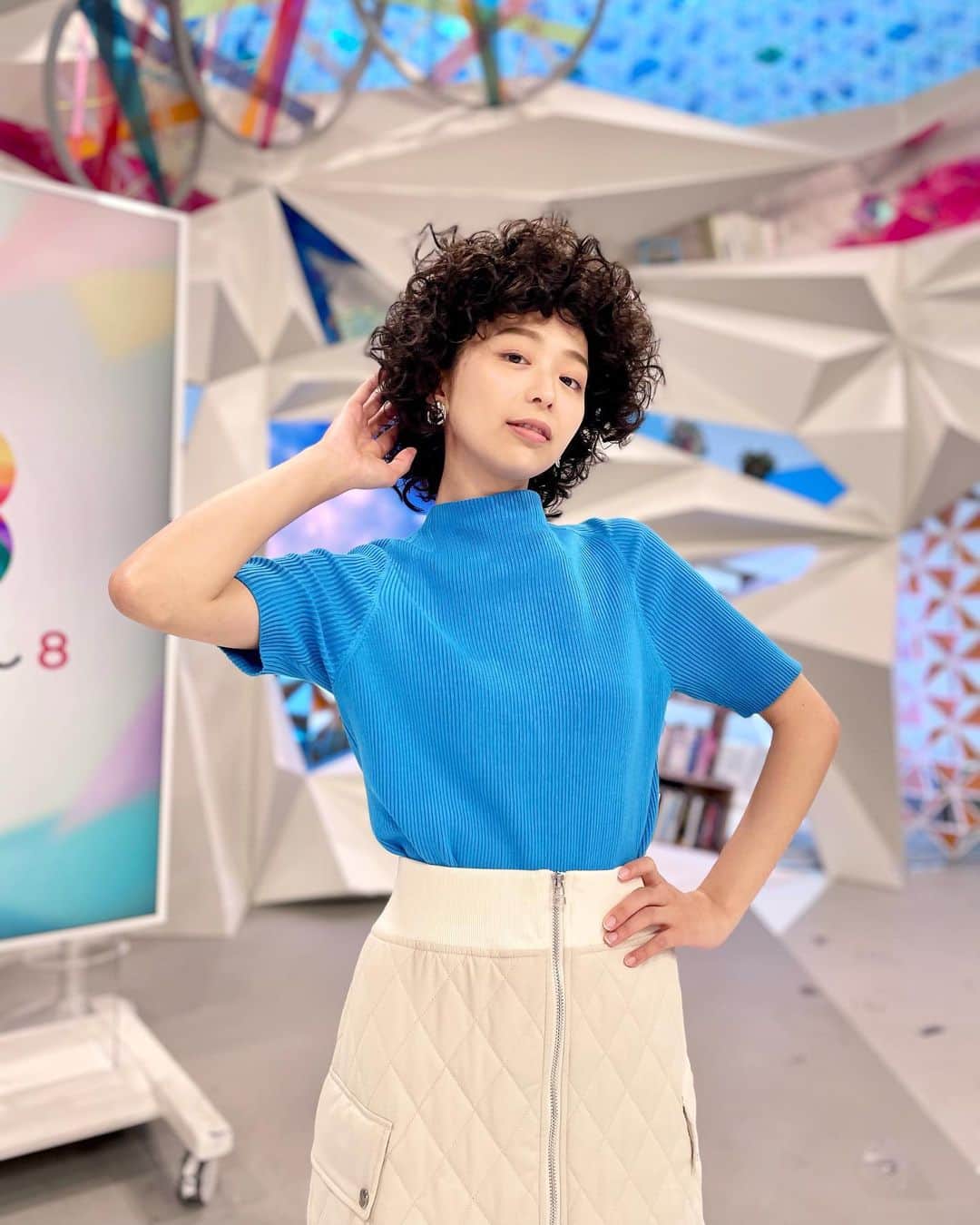 フジテレビ「めざまし8」さんのインスタグラム写真 - (フジテレビ「めざまし8」Instagram)「. 🐩きょうのこむっち🐩 ❁.｡.:*:.｡.✽.｡.:*:.｡.❁.｡.:*:.｡.✽.｡.:*:.｡.❁  バボちゃん、くらもん、ほりもんに続いてこむっちも整くんスタイルで🧣 とってもお似合いでおしゃれな感じに！？💎 「似合いますか〜？」と写真撮影もノリノリのこむっちでした😂✨  ✼••┈┈┈┈┈••✼✼••┈┈┈┈┈••✼  💙ニット @milaowen_official 🤍スカート @beatrice_fsf 💠アクセサリー @ss_accessory 👡シューズ @dianashoespress   #めざまし8 #小室瑛莉子 #こむっち #衣装 #fashion #fashionstyle #ootd #ミステリと言う勿れ #ミステリ映画」9月14日 13時35分 - mezamashi8.tv