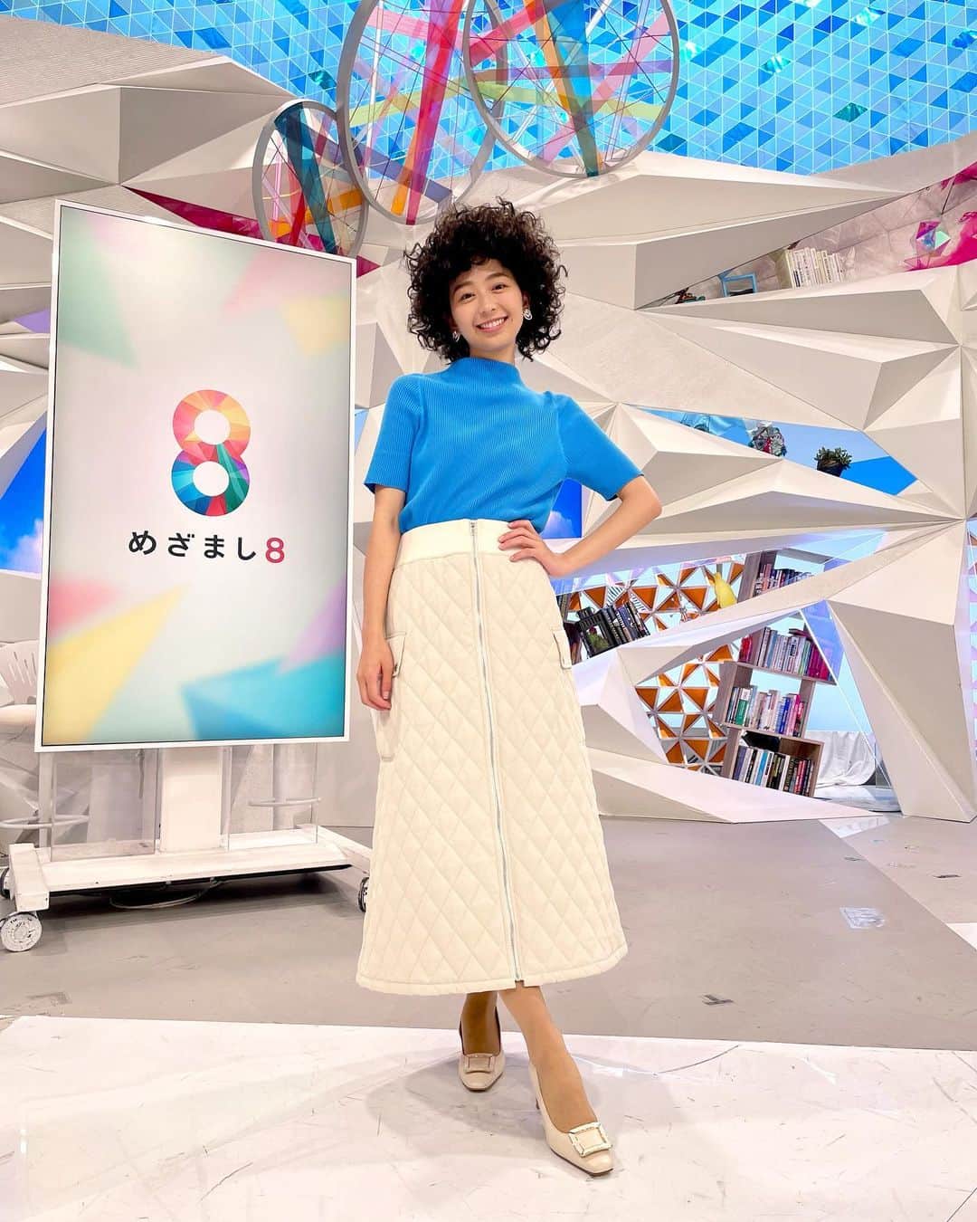 フジテレビ「めざまし8」さんのインスタグラム写真 - (フジテレビ「めざまし8」Instagram)「. 🐩きょうのこむっち🐩 ❁.｡.:*:.｡.✽.｡.:*:.｡.❁.｡.:*:.｡.✽.｡.:*:.｡.❁  バボちゃん、くらもん、ほりもんに続いてこむっちも整くんスタイルで🧣 とってもお似合いでおしゃれな感じに！？💎 「似合いますか〜？」と写真撮影もノリノリのこむっちでした😂✨  ✼••┈┈┈┈┈••✼✼••┈┈┈┈┈••✼  💙ニット @milaowen_official 🤍スカート @beatrice_fsf 💠アクセサリー @ss_accessory 👡シューズ @dianashoespress   #めざまし8 #小室瑛莉子 #こむっち #衣装 #fashion #fashionstyle #ootd #ミステリと言う勿れ #ミステリ映画」9月14日 13時35分 - mezamashi8.tv