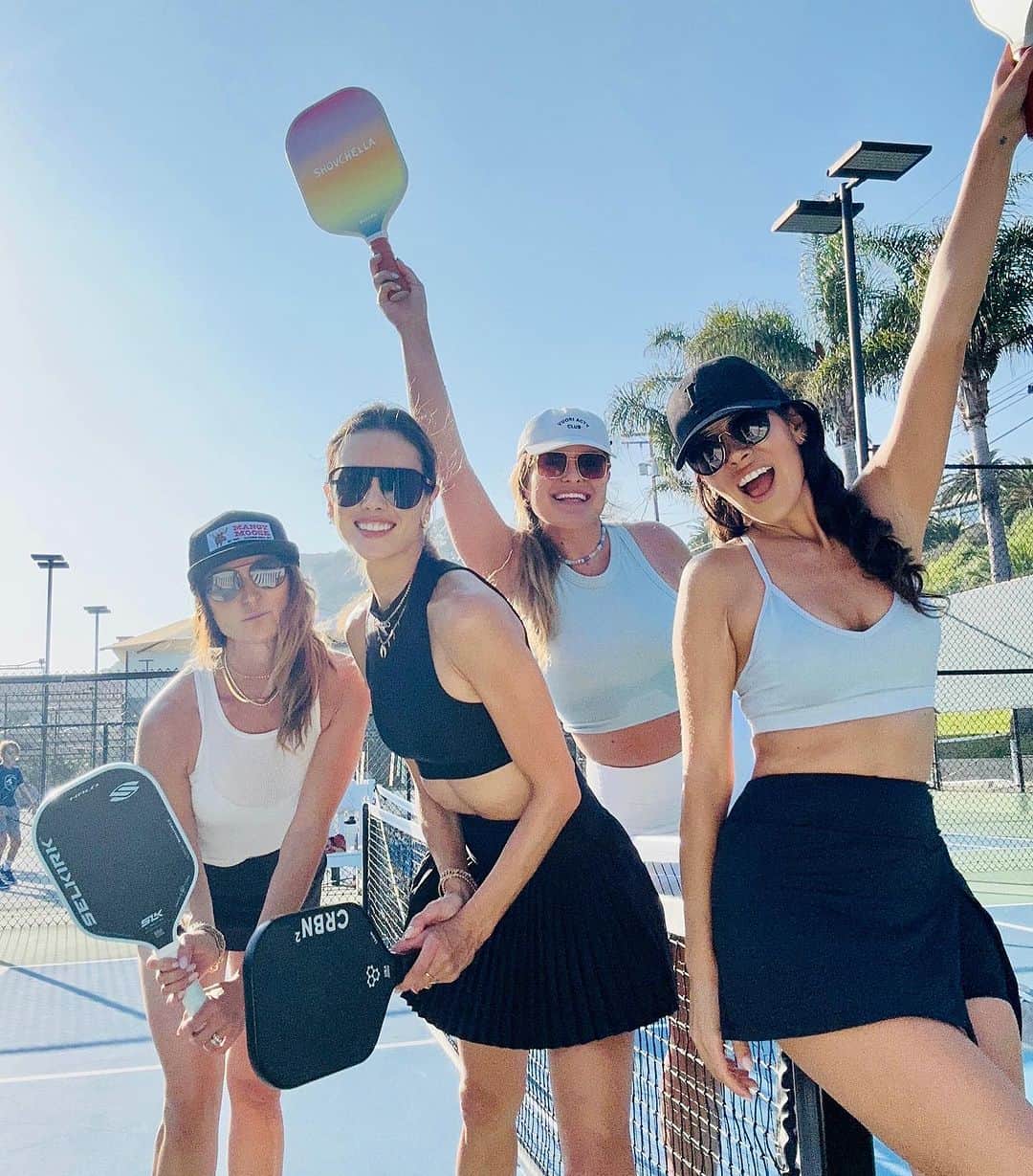 アレッサンドラ・アンブロジオのインスタグラム：「Teamwork 👯‍♀️ pickle ball」