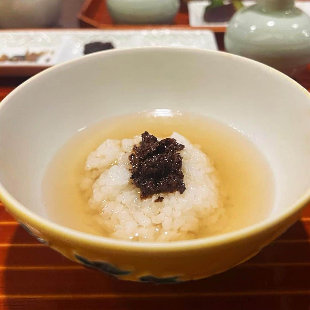 Machikoさんのインスタグラム写真 - (MachikoInstagram)「緒方さんにお伺いした翌日の 3軒はしごランチ🍚🍧🍜  大國屋鰻兵さんで鰻→ 大極殿本舗さんでかき氷→大鵬さんでとっても美味しい担々麺と麻婆豆腐🍃」9月14日 14時24分 - machiko.06