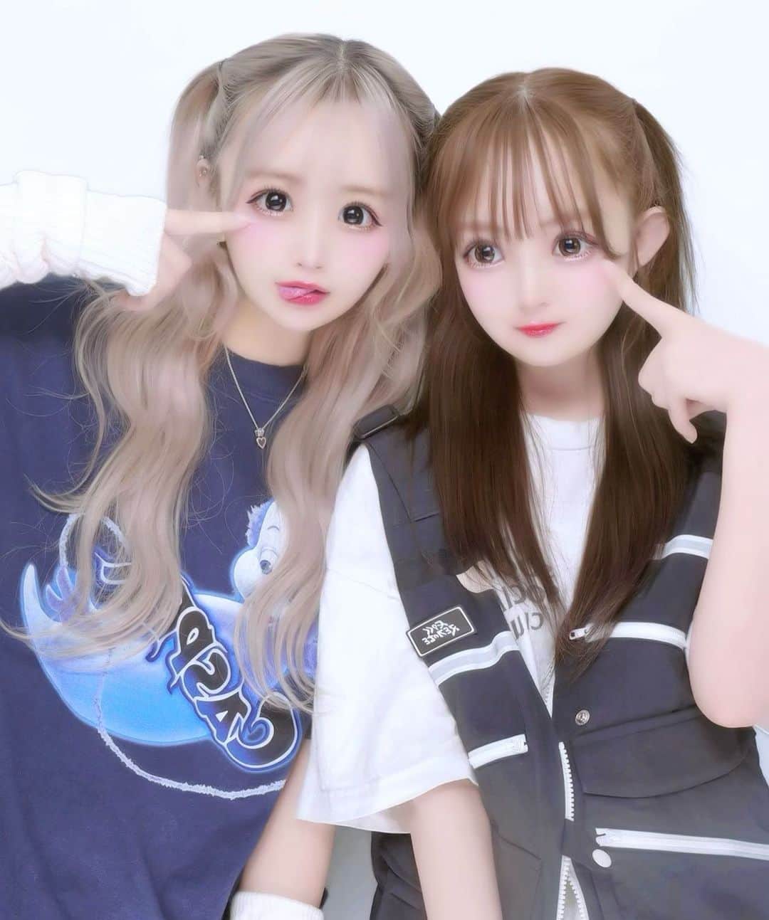 もいちゃんのインスタグラム：「. . もいねこ .  #ハイトーン  #ハイトーンカラー  #ショートヘア  #ショートボブ  #韓国ヘア  #韓国ファッション #韓国メイク  #純欲メイク  #自撮り  #ピアス #舌ピ  #軟骨ピアス #ヘリックス #アンテナヘリックス #インナーコンク #トラガス #拡張ピアス」
