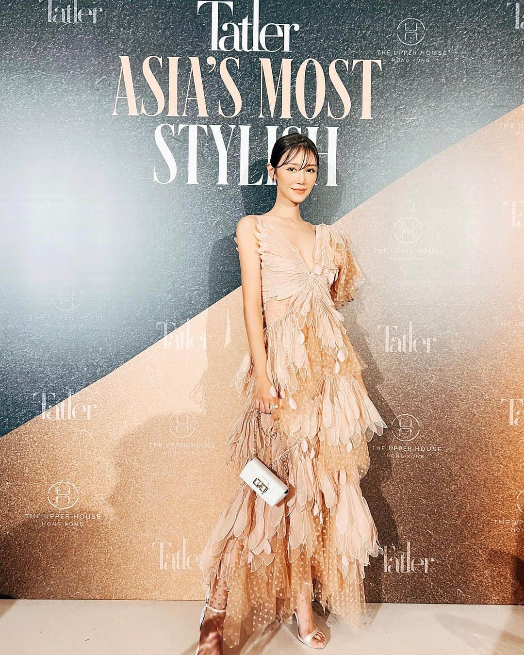 Elva Niのインスタグラム：「@tatlerhongkong Asia’s Most Stylish Launch Dinner, thank you for having me as one of your guests on panel. It was nice chatting with @ahychoi and @shawclaudia🥂 #tatlerhongkong  #tatlermoststylish2023」