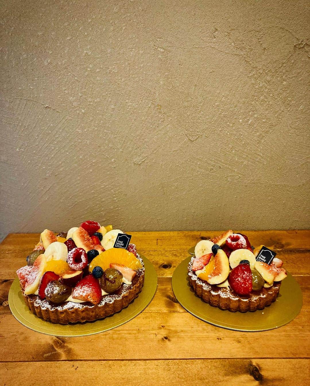 The Bakeのインスタグラム：「今はフルーツの種類が多い時期なのでフルーツタルトがよりかわいいな♡  #fruittart #フルタル #フルーツタルト」