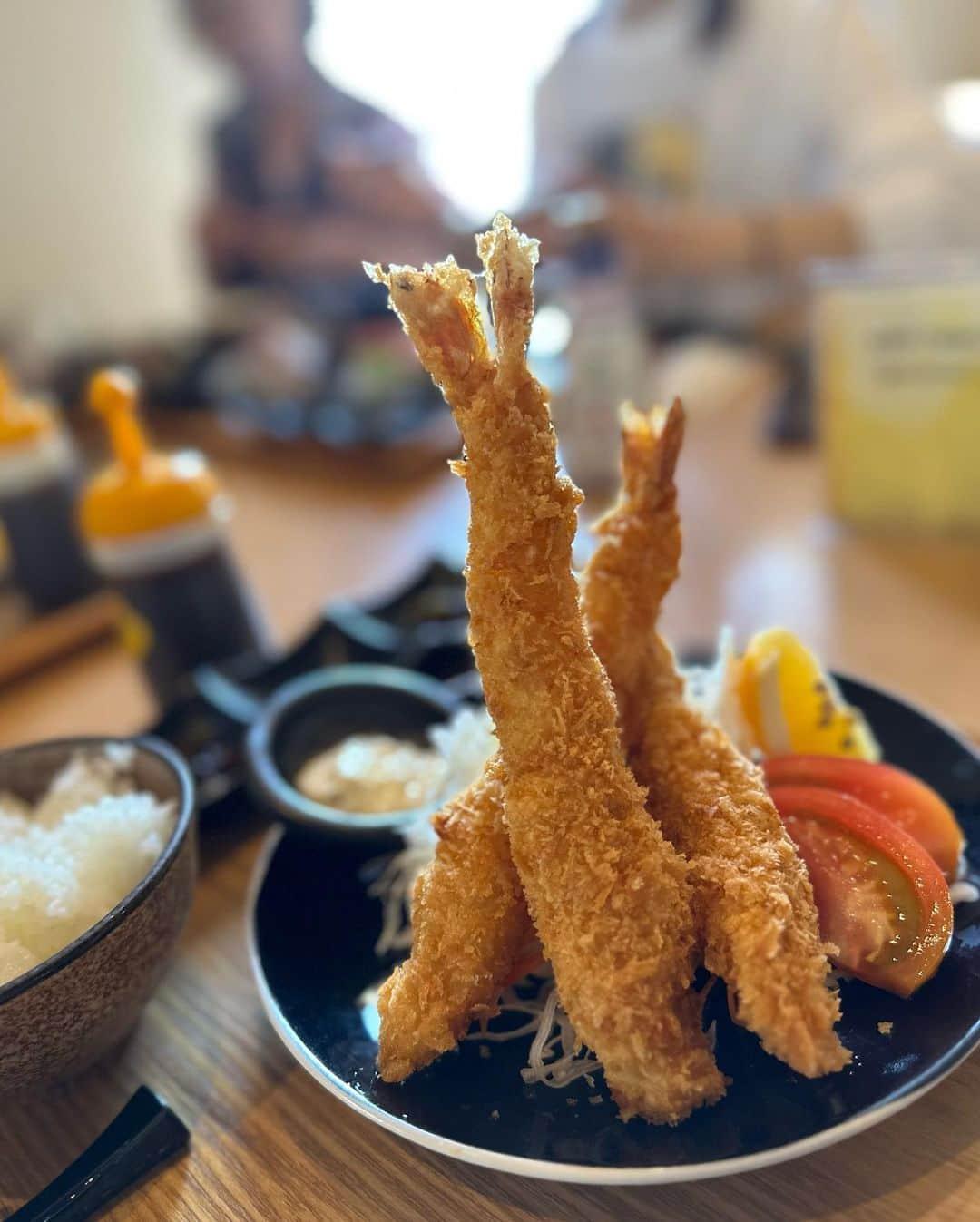 岡田ゆり子さんのインスタグラム写真 - (岡田ゆり子Instagram)「🐟🐟🐟  別荘行って、近くの海で釣りして 美味しいご飯食べて帰ってきたプチ家族旅行。  付き添いだけのつもりだったから なにも準備もせずにパジャマで釣りしてきた。笑  まさかの初ぼうず。。。くやしーー ちゃんと準備してリベンジしに連れてってもおう🎣  #海 #釣り #実は海鮮丼とか食べられない　笑」9月14日 18時00分 - yyy__0520