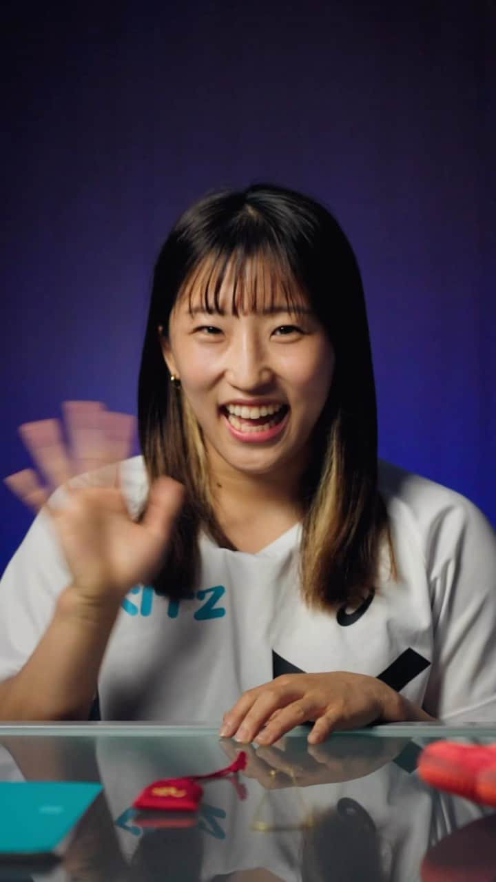 須崎優衣のインスタグラム：「What five items can Yui SUSAKI 🇯🇵 not live without?  Click the link in our stories to learn why these five items are must-haves for Susaki.  2️⃣ days out from the #WrestleBelgrade World Championships.」