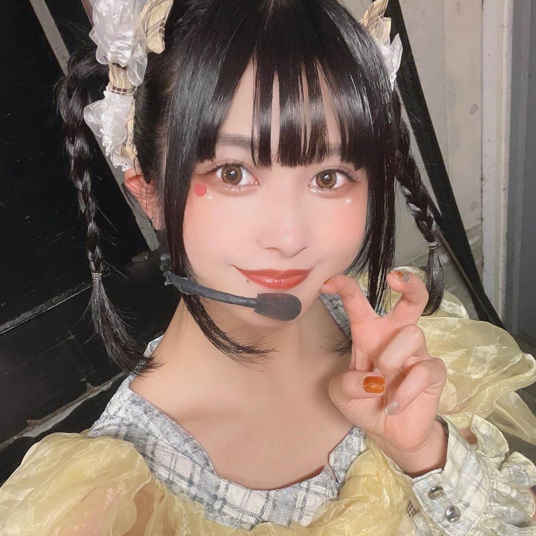 甘夏ゆずのインスタグラム：「生誕に向けてちゃんもも◎プロデュースのミーツェネイルさんで秋ネイルにしていただきました🍂  ニュアンスまでとてもかわいい( ᐢ ܸ. ̫ .ܸ ᐢ )♡♡」