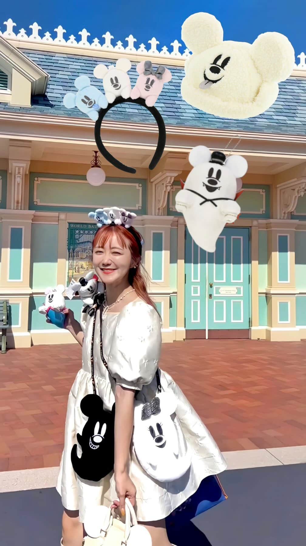 のインスタグラム：「👻🤍🏰  .  今日から発売の ディズニーハロウィーングッズたち🤤🧡  ✔️ショルダーバッグ 各¥2900 ✔️カチューシャ¥2400 ✔️くっつきぬいぐるみ 各¥2000 をさっそく身につけて おばけちゃんコーデの出来上がり👻🩵🩷🤍  他にもたくさん買ったので また載せるね！❤️‍🩹💸👻🤍  .  今日はワールドバザールが混みすぎていて 珍しくエントランスで撮ったんだけど、 さすがに直射日光が辛すぎて 途中から日陰に😂💞  インしてるみんなしっかり水分補給してね！  〰〰〰️〰〰〰〰️〰 #disneysisters_jp ☜中島姉妹ディズニー投稿まとめ @nakajimasisters_jp ☜姉妹アカウント🎃」