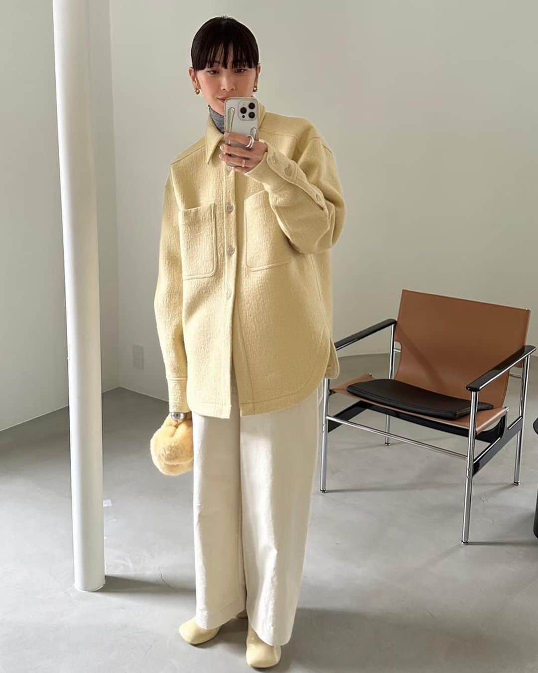 lifes_officialさんのインスタグラム写真 - (lifes_officialInstagram)「Fall mood ⚪️ @reikayoshida_   Jacket / Heavy Wool Jacket （ 09.15 in stock ）  inner / Soft Turtleneck Tops  shoes / Chunky Heel Sabot  #lifes #todayful」9月14日 15時19分 - todayful_