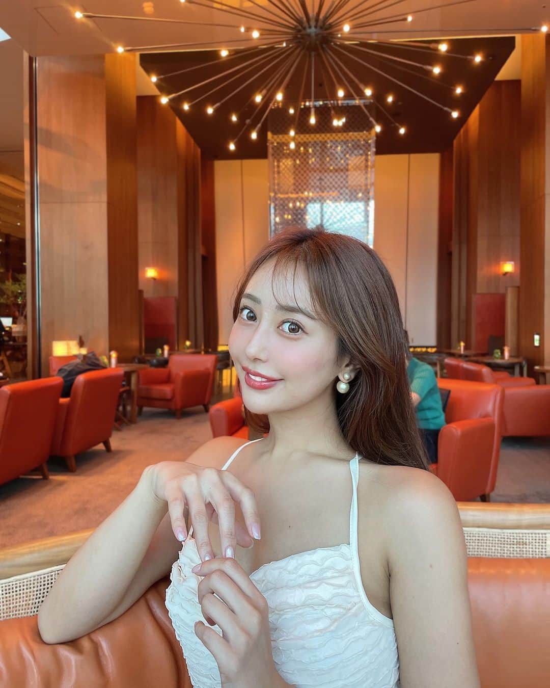 佐野友妃子さんのインスタグラム写真 - (佐野友妃子Instagram)「何枚目派ですか？🌛🤍  赤リップもたまに塗るとありかも💄」9月14日 15時22分 - yukikosano1111