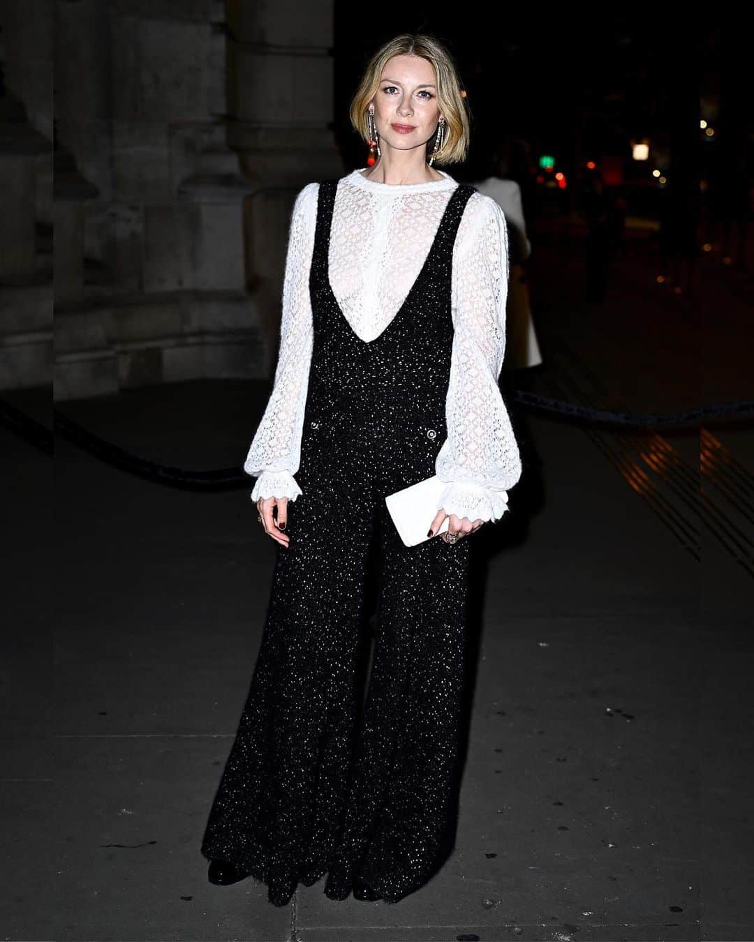 Just Jaredさんのインスタグラム写真 - (Just JaredInstagram)「#Outlander star Caitriona Balfe is showing off her new blonde hair while arriving for the Gabrielle 'Coco' Chanel exhibition at The V&A in London #CaitrionaBalfe Photos: Backgrid, Getty」9月14日 15時42分 - justjared