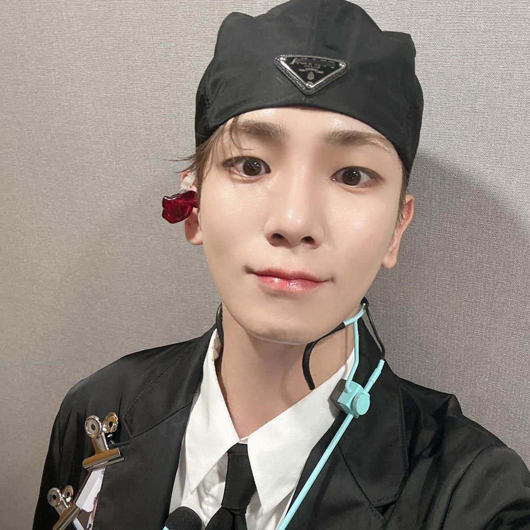 SHINeeさんのインスタグラム写真 - (SHINeeInstagram)「#MCOUNTDOWN 👍🏻  Good & Great ➫ https://naver.me/GSHZdEll CoolAs ➫ https://naver.me/5pHTrRc7  #KEY #키 #SHINee #샤이니  #Good_and_Great  #KEY_Good_and_Great」9月14日 21時14分 - shinee