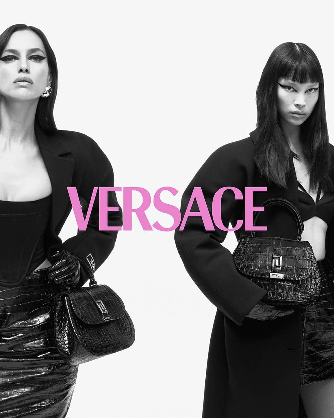 イリーナ・シェイクのインスタグラム：「ALWAYS LOVE TO BE @versace girl.  FW23 campaign by @mertalas🖤  and @macpiggott 🖤 Thank you @donatella_versace 👑 @kjeldgaard1 @piergiorgio」