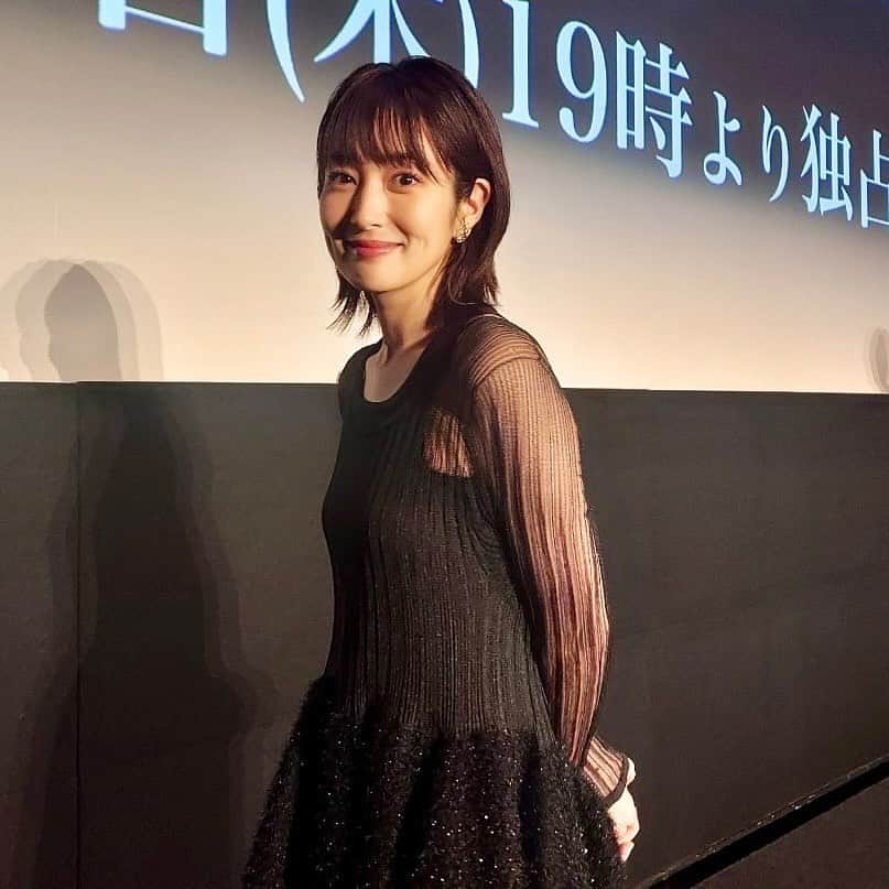 高梨臨さんのインスタグラム写真 - (高梨臨Instagram)「U-NEXTオリジナルドラマ「MALICE」が本日19時より配信されます。 昨日は先行試写イベントでした。 ３つの視点から描かれるヒューマンサスペンスドラマを楽しんでいただけたら嬉しいです。 あ、そうそう、髪の毛をバッサリ切りました٩( ᐛ )( ᐖ )۶ 初めてこんなに短くしたので、頭が軽くて空飛べそうな気さえしております。  #malice #マリス」9月14日 15時43分 - rintakanashi_official