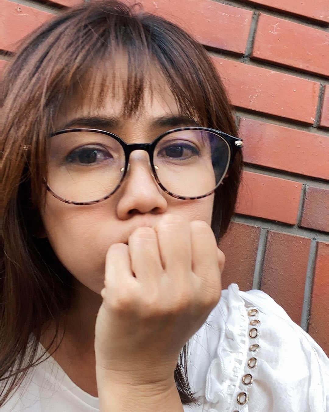 木原さとみのインスタグラム：「今日は、ずーっと自転車移動。そんな中、忘れ物を届けに又戻ったりと😫 今、待ち伏せ中！ 渡したら又　#自転車移動 暑いーーー、疲れたーー😫」