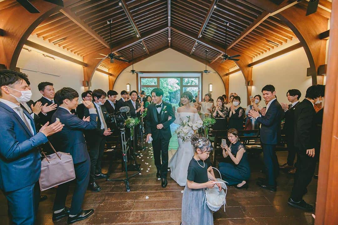 THE SODOH WEDDING OFFICIALさんのインスタグラム写真 - (THE SODOH WEDDING OFFICIALInstagram)「ceremony .  おふたりから見る世界 扉が開けば 大切な皆さまがおふたりを祝福してくれる空間 .  >>@sodoh_wedding   #sodoh花嫁#thesodohhigashiyamakyoto  #ザソウドウ東山京都#ソウドウ#sodoh#weddingdress #結婚式 #thetreatdressing#プレ花嫁#卒花嫁#結婚準備#式場探し#関西花嫁#京都花嫁#入籍#プロポーズ#前撮り#ウェディングドレス#ウェディングヘアメイク　#トリートドレッシング#ウェルカムスペース」9月14日 16時22分 - sodoh_wedding