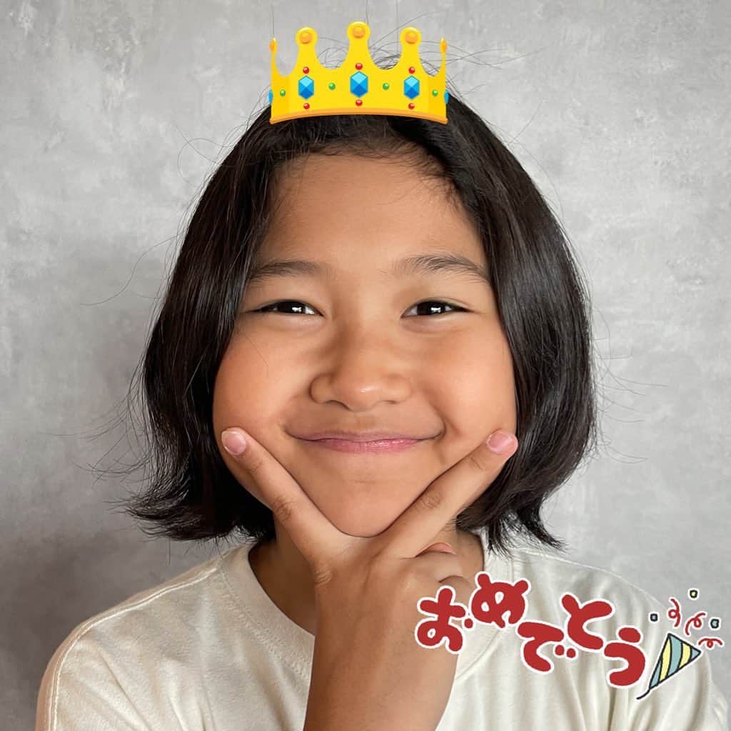 ひまわりちゃんねるのインスタグラム：「今日で10歳㊗️✨ 18時頃に誕生日ライブ配信しまーす💕 みんなおーちゃんをお祝いしてね〜😉」