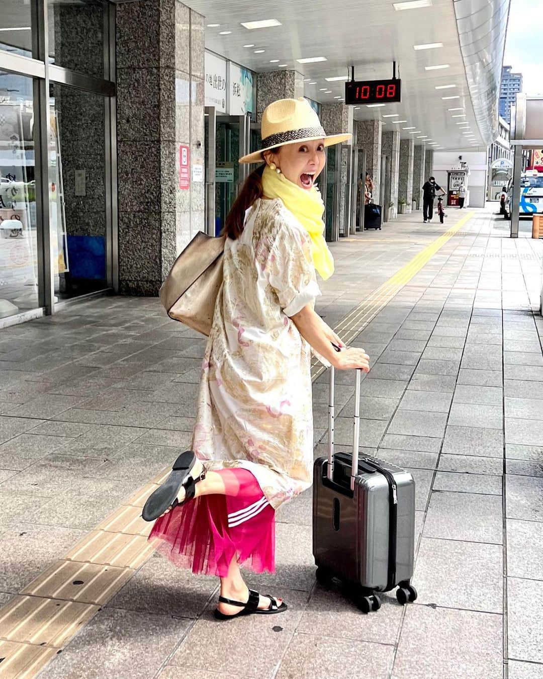 熊谷真実さんのインスタグラム写真 - (熊谷真実Instagram)「本日東京  ワクワクしてます、  ウキウキしてます  だって  だってなんだもん  行ってきます  #熊谷真実 #東京行ってきます #ワクワク #ウキウキ #楽しい #ラッキー」9月14日 16時44分 - mami_kumagai310