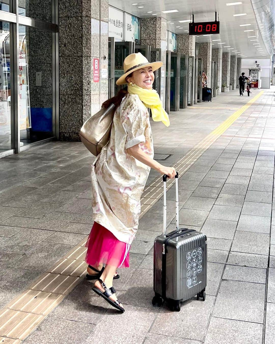 熊谷真実さんのインスタグラム写真 - (熊谷真実Instagram)「本日東京  ワクワクしてます、  ウキウキしてます  だって  だってなんだもん  行ってきます  #熊谷真実 #東京行ってきます #ワクワク #ウキウキ #楽しい #ラッキー」9月14日 16時44分 - mami_kumagai310