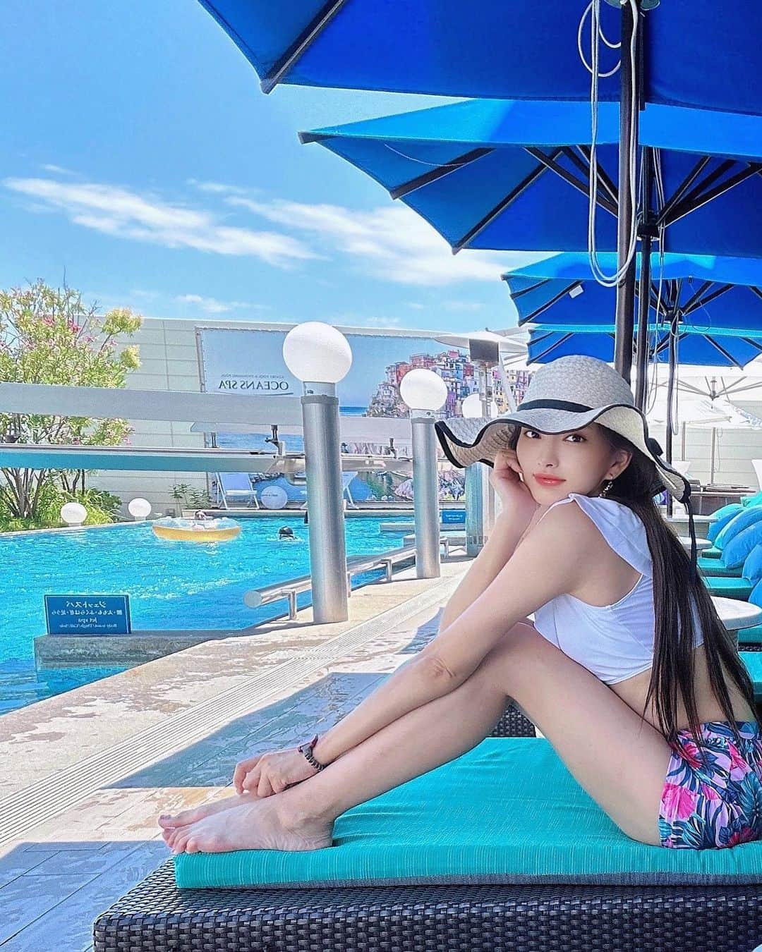 マキろんのインスタグラム：「#夏の思い出2023  夏は色々行ったなぁ🏝️ 秋もコスモス畑とか紅葉とか 美味しい食べ物、秋祭り‼️ 楽しみがたくさんあるね♪♪♪  #山内智恵　#アラフィフライフ #骨折中なので  #妄想にふけってます🤣」