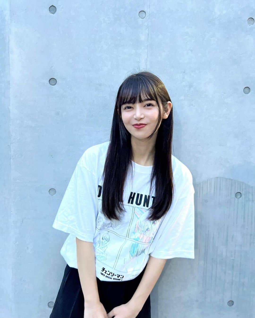 あやてん（島田彩加）さんのインスタグラム写真 - (あやてん（島田彩加）Instagram)「💇🏻‍♀️  カラーとトリートメントしてもらいました✂️✨  しばらくは暗髪ロングで生きていこうと思う私です  @yukke.hair さんありがとうございました😆🙏  @yukke.hair さんはマンチェスターシティサポなのでいつもサッカーの話いっぱいさせてもらえて楽しいの！⚽️  7月には縮毛矯正もお願いしたのですが、めちゃナチュラルに髪の毛綺麗になって広がりも収まってありがたすぎた🥲  4枚目が縮毛矯正してもらった時の✨  サッカー好きさんもそうじゃないひとも行ってみてね〜  この夏まじ漫画Tシャツばっか着てた  秋冬は自社のお洋服をたくさん展開しておしゃれな服をちゃんと着ようとおもいます」9月14日 17時00分 - ayatenchann