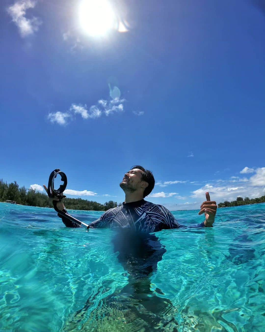 ティムのインスタグラム：「Lagoon 🌊 . . . . #moorea #lagoon #blue #bluewater #amazingmoorea #home #underwaterphotography #photography #dive #summerhappiness #bluelagoon」