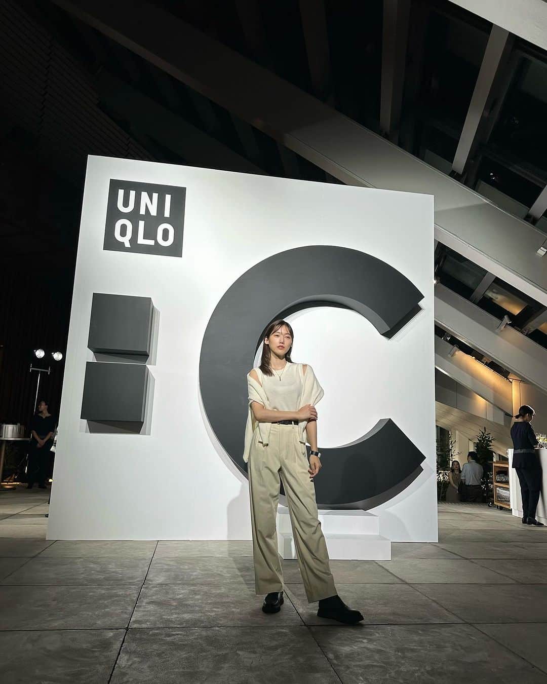 島村みやこさんのインスタグラム写真 - (島村みやこInstagram)「UNIQLO:Cのカシミヤクルーネックショートセーターとカーディガンをセットアップで☺︎  デザイナー、クレア・ワイトケラー氏による【UNIQLO：C】のコレクションは 9/15全国発売となります。  みなさまぜひ~♪  #UNIQLOc  #UNIQLO  #ClareWaightKeller #ユニクロ　  @uniqlo_jp」9月14日 17時00分 - miyako_shimamura.official