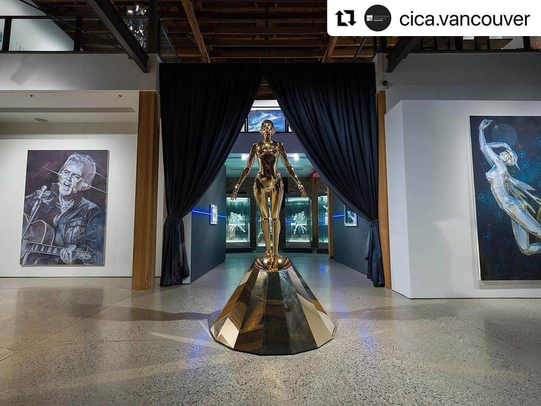 空山基のインスタグラム：「🫣🤭🇨🇦 #Repost @cica.vancouver with @use.repost ・・・ ❣️Reminder: This Saturday is the last day to view Hajime Sorayama “Space Traveler” at CICA Vancouver. As this exhibition is coming to an end. We feel grateful to each and everyone of you who visited.   What was your favorite work in this exhibition❓ Tell us in the comments below!  Ps, if you have yet to see the show, this is your sign to get a ticket now!  Link in Bio!  📷Photo credit: Dennis Ha.  #CICAVancouver #hajimesorayama #空山基 #sorayama #sexyrobot #spacetraveler #nanzuka #nanzukaunderground #painting #sculpture #ArtinVancouver #VancouverArtGallery #Artstagram #ArtOfTheDay #InstaArt #ArtWorld #ArtGallery #Gastown #contemporaryart」