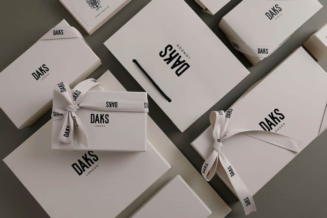 DAKS Koreaさんのインスタグラム写真 - (DAKS KoreaInstagram)「HAPPY DAKS GIFT!  더욱더 고급스러워진 NEW 패키지와 함께 다가오는 추석 #닥스액세서리 가 제안하는 기프트 컬렉션을 지금 바로 만나보세요! #추석선물 도 역시 닥스!  @dakskorea_accessories」9月14日 17時06分 - dakskorea_accessories