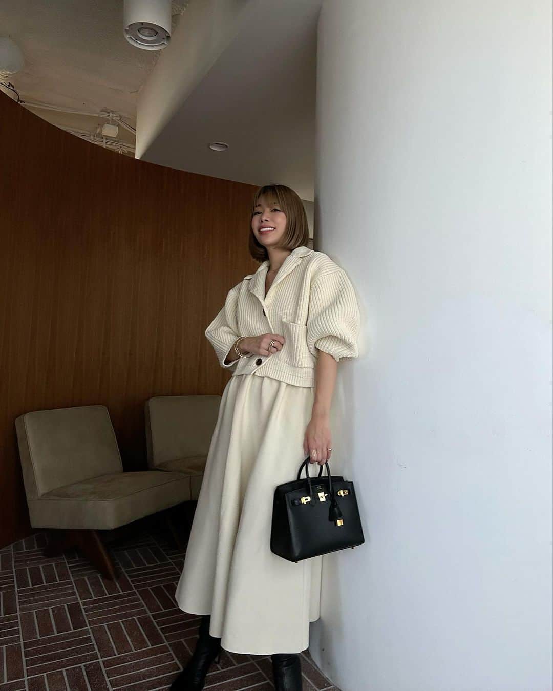 SEA ROOM LYNNのインスタグラム：「今夜20時〜 新作・再入荷12型発売します🌙  推しは💭 【スポンディッシュニットジャケット】 【スポンディッシュニットFlareスカート】  #searoomlynn #srl_official_pr」