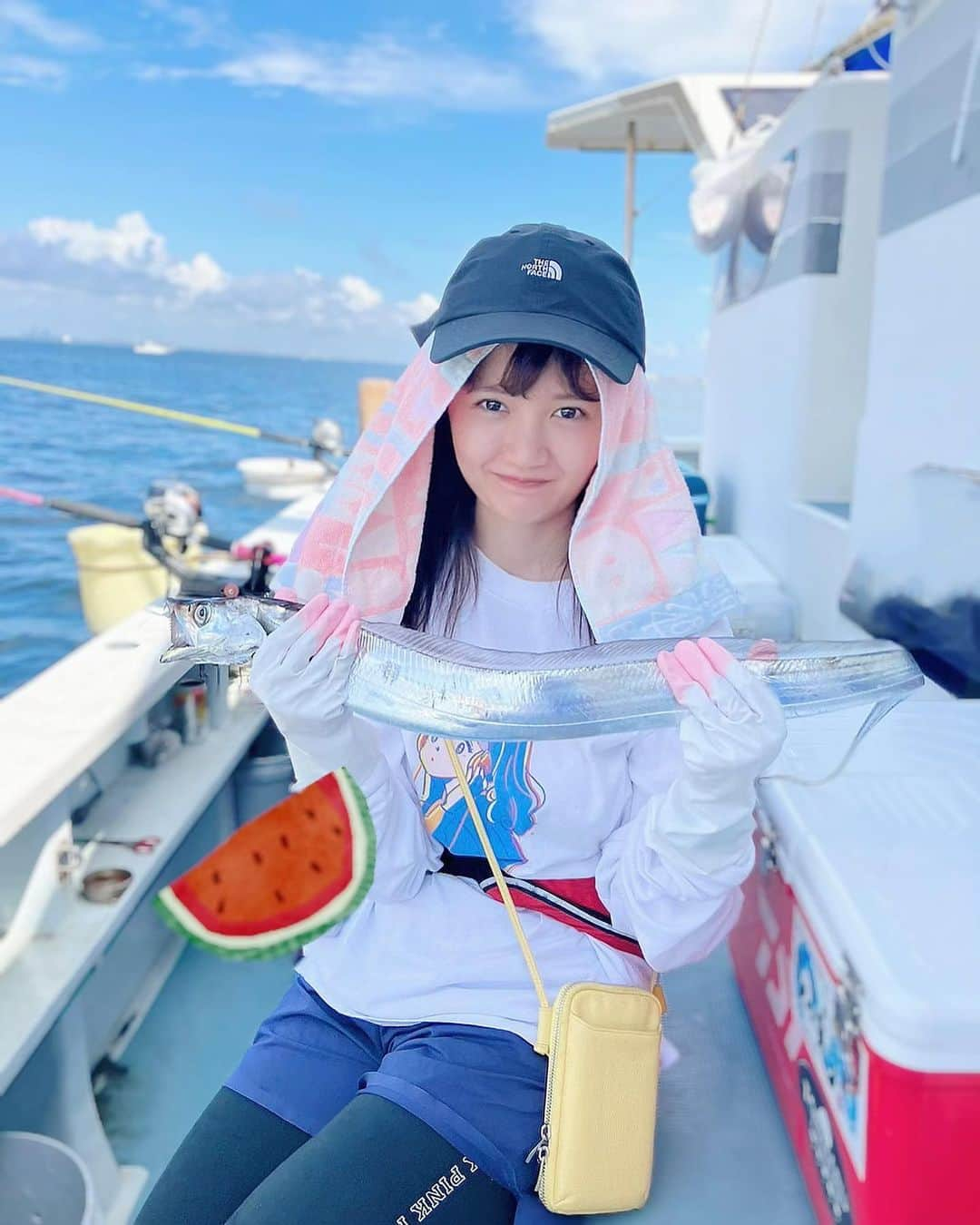 尾崎由香のインスタグラム：「夢だった、船釣りへ🎣‼️  全身筋肉痛です😂  #釣り　#メバル　#釣りガール」