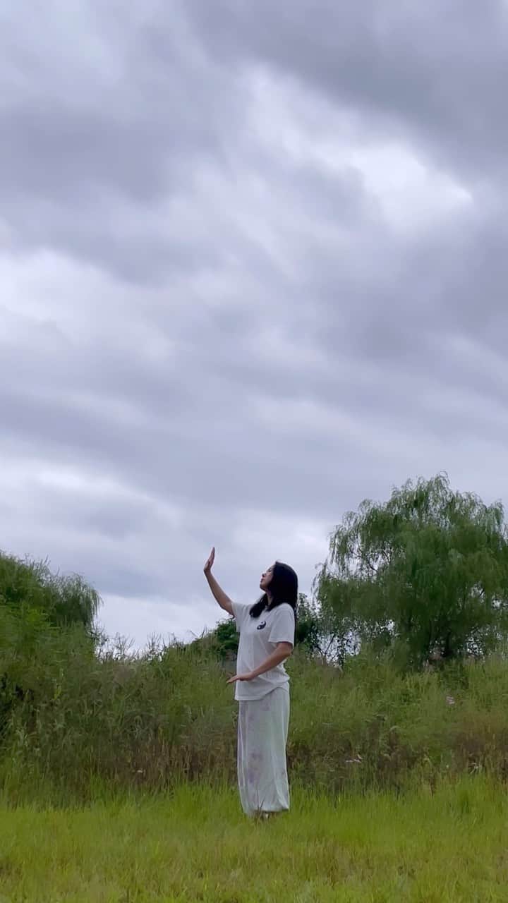 ユン・ジンソのインスタグラム：「그냥 오늘의 바람과 함께  With @_su_agastyoga」