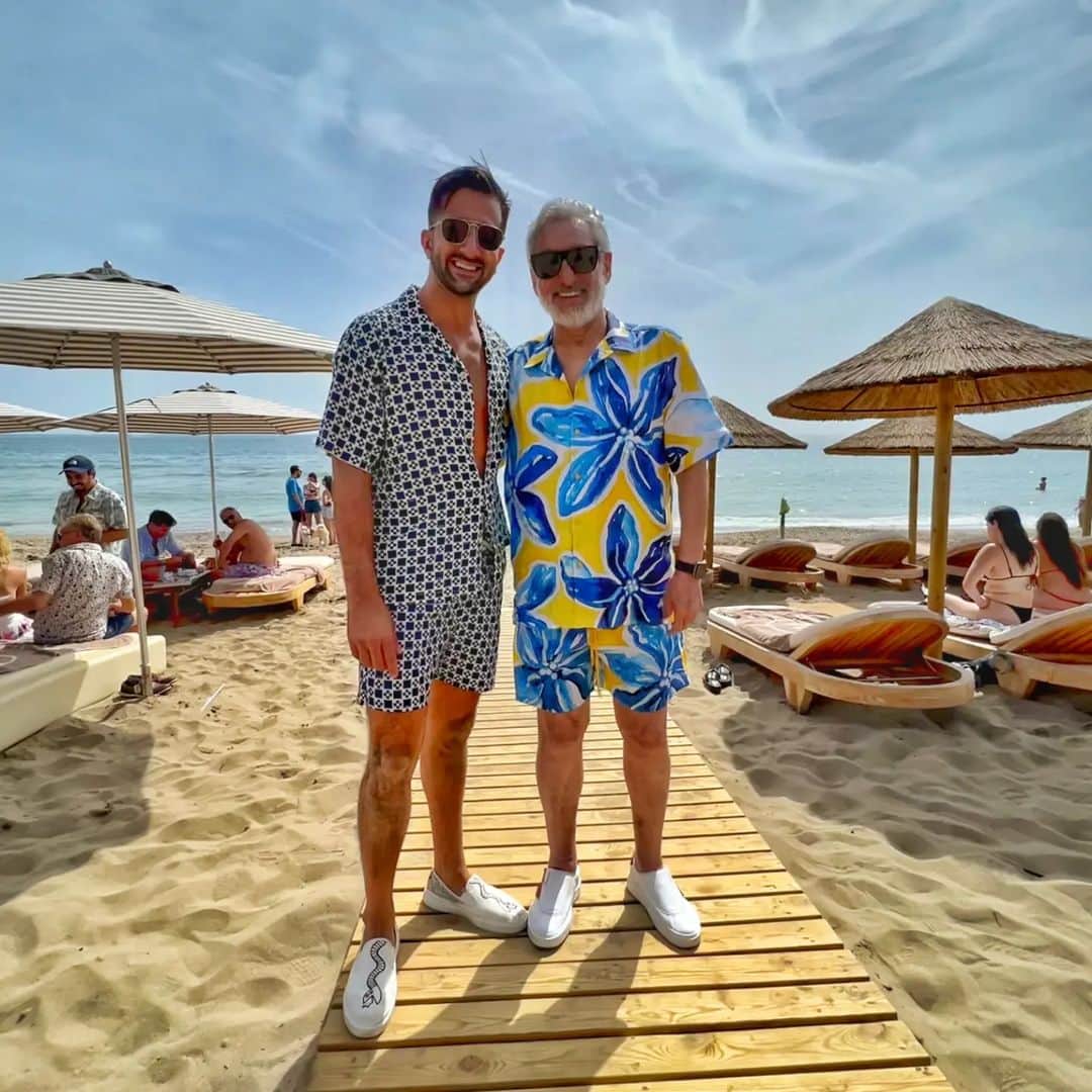 Ebiのインスタグラム：「. یه عکس پدر و پسری، با حال و هوایی ساحلی 🏖」