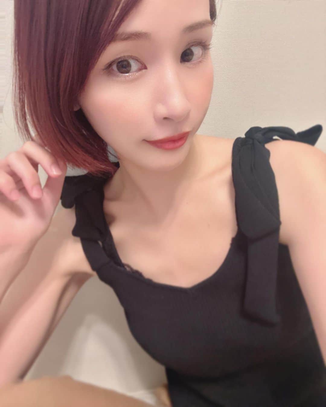 のインスタグラム：「💖  育児で後回しにしていたお肌のメンテナンスも そろそろ再開しようかな…ってことで キレイパスで自分に合うチケットを検索😙！  @kireipass_bygmo 🌟  美容医療ってお高いイメージだけど 1万円以下のチケットもたくさんあって 希望のエリアでお得なチケットを発見😍✨  アプリ内の特集でも悩み＆エリア別に売れ筋チケットを紹介しているから 自分の希望に合うチケットを簡単に見つけることができるよ😆  アクセスも便利で綺麗なクリニックが簡単に見つかってよかったー🥹💞  今話題の"ポテンツァ"も気になるなぁ🤔✨  最新の施術もアプリでわかるし、 お悩みや部位に合わせたチケットが豊富で 気になる施術をお手軽に試せます☺️✨  プロモーションコード【ks482】で 3000円OFFになるから 是非アプリで検索してみて😉🤍  ☞ https://kireipass.jp/  #pr  #キレイパス #美容医療 #美容クリニック #スキンケア #美容 #美容マニア #スキンケアマニア #スキンケアアドバイザー #スキンケアフェイシャリスト #ブロガー #インフルエンサー #フリーランスモデル #横町ももこ」