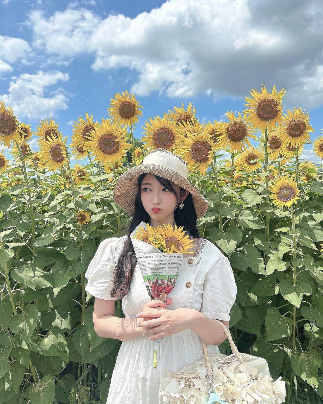 れみぱんのインスタグラム：「夏に取り残されている🌻」