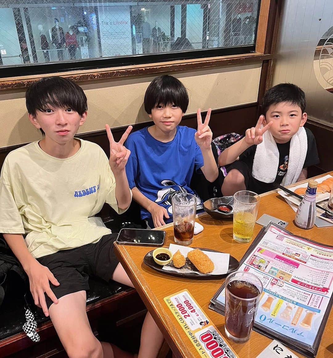 太陽チャンネルのインスタグラム：「TOKIO 会いたい人に会えた♡ わくわくが止まらない✌️  #浅草 #卒業生 #れおたい」