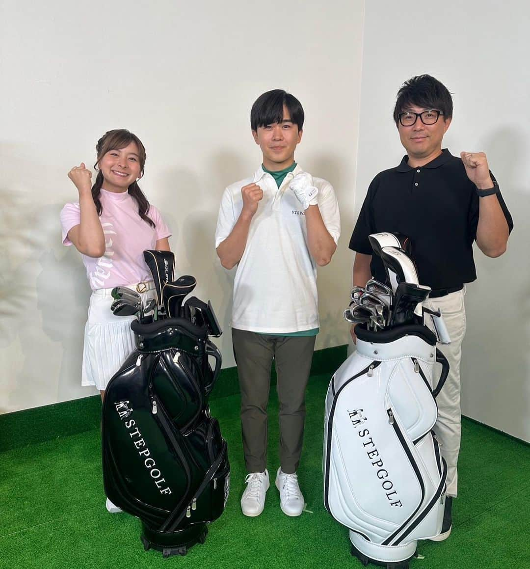 なみきのインスタグラム：「情報解禁⛳️ 俳優の鈴木福くんがゴルフ始めるということで番組がスタートしました☺️ なんと光栄なことに私もMCで携わらせていただくことになりました！ 福くんのゴルフ成長ストーリーを番組で追い、ゴルフ初心者の方からそうでない方にもゴルフの楽しさと魅力をお伝えできればなと思っております！ 私も少しでもお力添えできるように一生懸命サポートし、この番組を盛り上げていきたいと思います！！ テレビ埼玉さんで毎週日曜22時から放送されます！ 10月15日からスタートです！ ぜひみてね❤️ ・ ・ #GOLF #golf #ゴルフ #ゴルフ女子 #ゴルフウェア #鈴木福くん #ゴルフコースデビュー #ゴルフデビュー #テレビ埼玉 #ゴルフ番組」